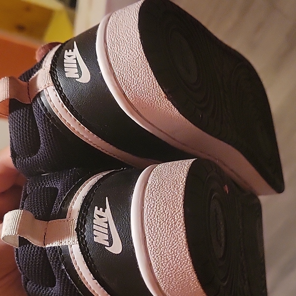 Boys size 2 nike